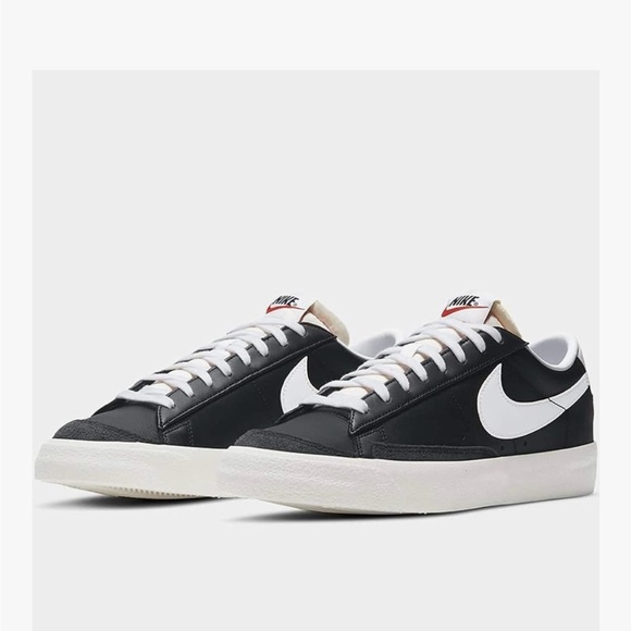 Nike Blazer Low top classic Black and White Sneakers - Picture 7 of 8